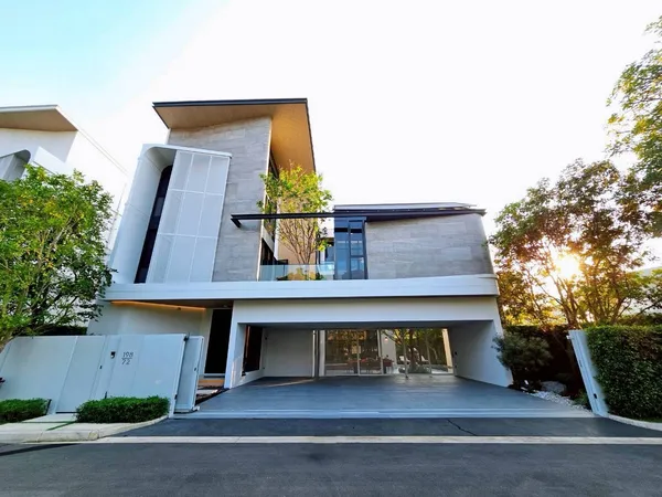 VIVE New Krungthep Kreetha วีเว่กรุงเทพกรีฑาตัดใหม่