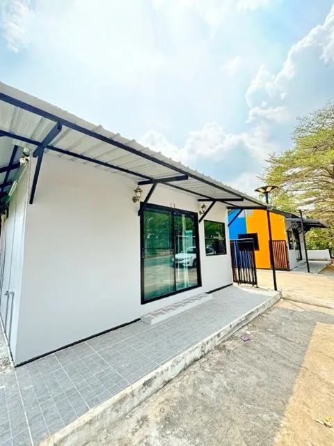 โครงการคลองสาม เหมาะพักอาศัย บ้านใหม่ เฟอร์ฯครบ ตลาดคลองสาม 1.5 กม.บ้านเดี่ยวให้เช่า ฟังก์ชัน 1 นอน 1 น้ำ