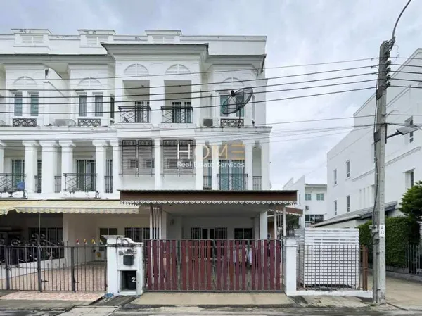 ขายถูกมาก!! ทาวน์โฮม 3 ชั้น หลังริม ม.ชวนชื่น จรัญฯ3 ต่อเติมเรียบร้อย ใกล้รถไฟฟ้า MRT/BTS 
เดอะมอลล์ท่าพระ