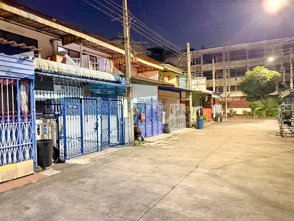 ห้องนอน 2 ห้องน้ำ ใกล้ถนนกัลปพฤกษ์ Big C กัลปพฤกษ์ 2.4 กม. . 16 ตร.ว. 138 ตร.ม. Makro กำนันแม้น24-32 ทาวน์เฮ้าส์ให้เช่า 