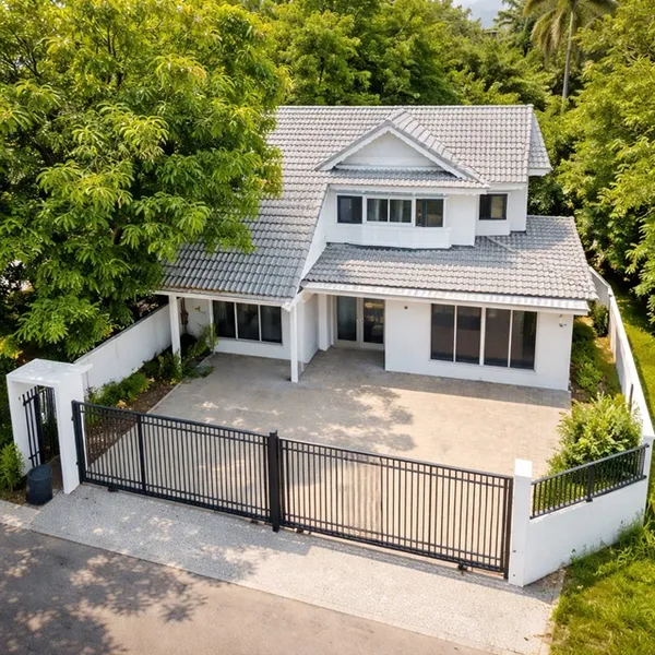 ทำเลหายาก ใกล้ MRT สัมมากร เพียง 200 ม. บ้านเดี่ยว 2 ชั้น หัวมุม รามคำแหง 110-112 บ้านโปร่ง กว้าง เฟอร์นิเจอร์จัดเต็ม 2-