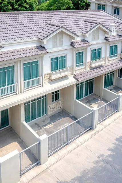 อินดี้ BTS ศรีนครินทร์ 1.5กม. รพ.เปาโล สมุทรปราการ 1.8กม. ให้เช่าทาวน์เฮาส์ 2ชั้น 2นอน 3น้ำ พร้อมเฟอร์ฯเครื่องใช้ไฟฟ้า เ