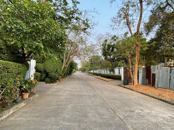 ขายที่ดินเปล่า 296 ตร.ว. ซอยหมู่บ้านเสรีวิลล่า ซอยศรีนครินทร์ 55 ใกล้พาราไดซ์พาร์ค