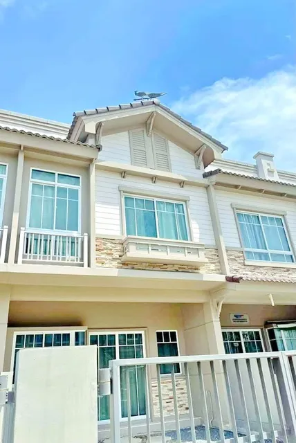 พร้อมเฟอร์ฯเครื่องใช้ไฟฟ้า เทพารักษ์ 20 ตร.ว.รพ.เปาโล สมุทรปราการ 1.8กม. ให้เช่าทาวน์เฮาส์ 2ชั้น 2นอน อินดี้ BTS ศรีนคริ