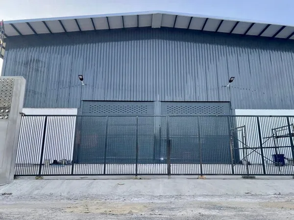 โกดังพัฒนาการ97ให้เช่า ขนาด 900 ตรม 2 ชั้น สูง 9 เมตร พร้อมออฟฟิตรถเทรลเลอร์ 40 ฟุตเข้าออกได้