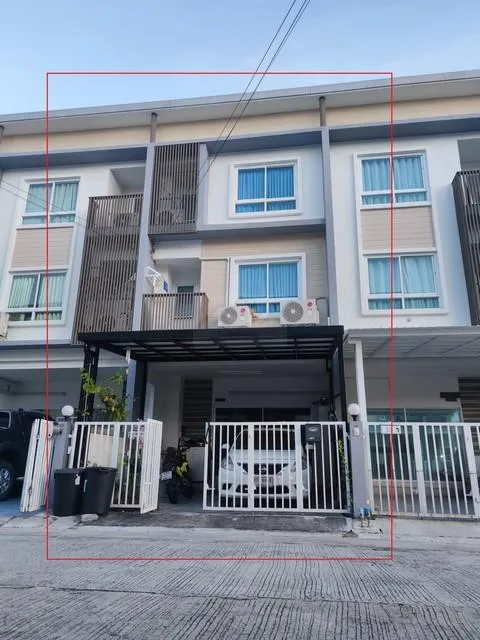 ให้เช่าทาวน์โฮม 3 ชั้น 176 ตร.ม. The Rich Biz Home สุขุมวิท 105 ใกล้ MRT ศรีลาซาล