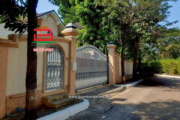 บ้านเดี่ยว เนื้อที่ 119.8 ตร.ว. หมู่บ้านผกามาศ (ปรีดีพนมยงค์ 14) ถนนสุขุมวิท แขวงประเวศ เขตประเวศ