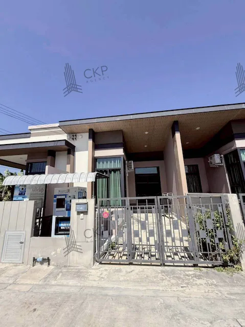 ขายด่วน ทาวน์เฮาส์ แสนมณี 16 พานทอง ต่อเติมแล้ว ใกล้โรบินสันไลฟ์สไตล์ ชลบุรี ไม่ไกลจากตัวเมือง พร้อมเข้าอยู่