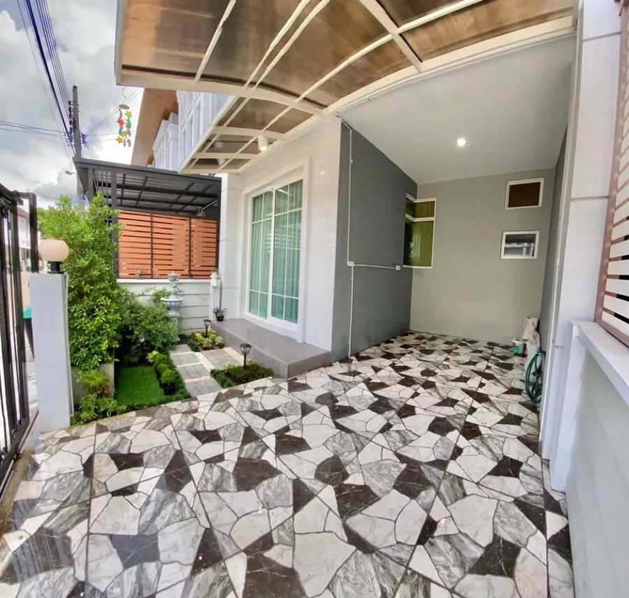 ให้เช่า ทาวน์โฮม โกลเด้น ทาวน์ 3 บางนา-สวนหลวง