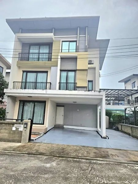 ให้เช่าบ้านเดี่ยว 3 ชั้น หลังใหญ่ โกลเด้น เพรสทีจ วัชรพล สุขาภิบาล 5 ขนาด 50 ตรว 5นอน 4น้ำ พร้อมแอร์ให้ทั้งหลัง - ghd000