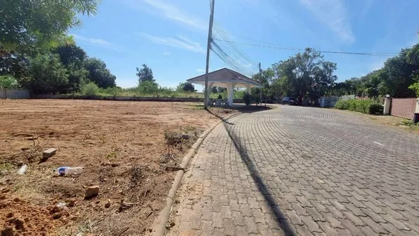 ขายพัทยาที่ดินใกล้ทะเลจอมเทียน เพียง 3 กิโลเมตรเท่านั้น อยู่ในโครงการจอมเทียนการ์เด้น ถนนชัยพฤกษ์ 2/3