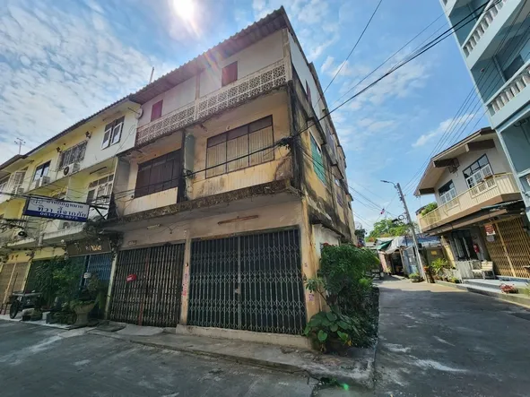 อาคารพาณิชย์ให้เช่า ห้องมุม 2 ห้อง ขนาด 43 ตรว. ซอยเพชรเกษม 48/1 เดินเข้าซอยแค่ 280 เมตร ใกล้ MRT เพชรเกษม 48 เหมาะทำโฮสเทล ร้านกาแฟ ร้านค้า