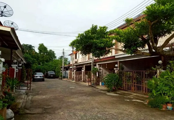 ขายทาวน์เฮ้าส์ หมู่บ้านจามจุรี พาร์ค ซอยรามอินทรา 5 ถนนรามอินทรา เขตบางเขน กรุงเทพมหานคร