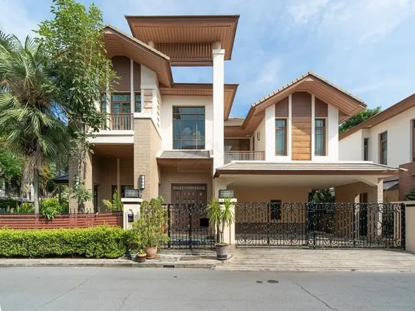 ขายบ้านเดี่ยว 2 ชั้น 110 ตร.ว. บ้านแสนสิริ สุขุมวิท 67 บ้านหัวมุม ใกล้ BTS พระโขนง