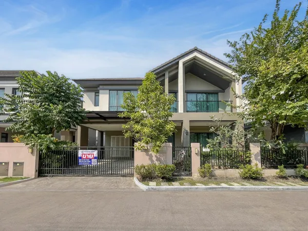 บ้านเดี่ยวมือสอง โครงการ บางกอก บูเลอวาร์ด พระราม9 เชื่อมต่อหลายเส้นทาง ใกล้รถไฟฟ้าสายสีส้ม  สถานีน้อมเกล้า  และจุดขึ้นทางหลวงพิเศษหมายเลข9