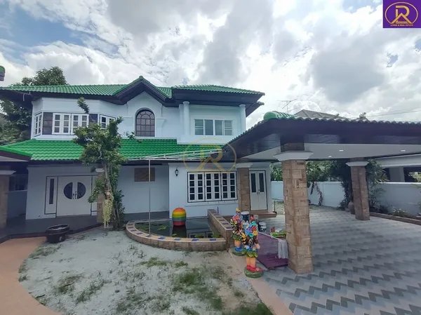 คุ้มสุดขายบ้านเดี่ยว2ชั้น หลังใหญ่ มบ.เวิล์ดวิลล่า พร้อมเรือนรับรอง รีโนเวทแล้ว สวยมาก อยู่ในตัวเมือง ใกล้เซ็นทรัลชลบุรี