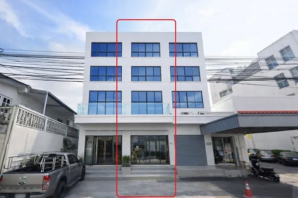 ถนนลาดพร้าว 112 ห้องน้ำ ใกล้แฮปปี้แลนด์300 ม. 210 ตร.ม. 7-121 อาคารพาณิชย์3.5ชั้น ให้เช่า 1-2นอนเดอะมอลล์ บางกะปิ 800ม. 