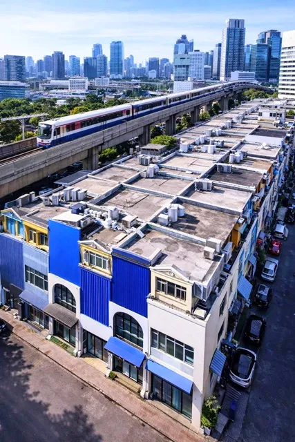 BTSปุณณวิถี 600ม. บน Skywalk อุดมสุข 800ม. 26ตร.ว. 520ตร.ม. ใหญ่มาก 8นอน ให้เช่าอาคาร โรงแรม 5ชั้น 8น้ำ ไบเทค บางนา 2.4