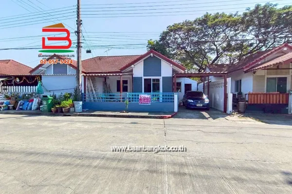 บ้านแฝด หมู่บ้าน ทรัพย์ธานี 1 รังสิต-คลอง 9 เนื้อที่ 37.1 ตรว. ใกล้ซีเจ ซูเปอร์มาร์เก็ต สาขารังสิตคลอง 9 ถนนรังสิต-นครนายก ตำบลลำผักกูด อำเภอธัญบุรี จังหวัดปทุมธานี