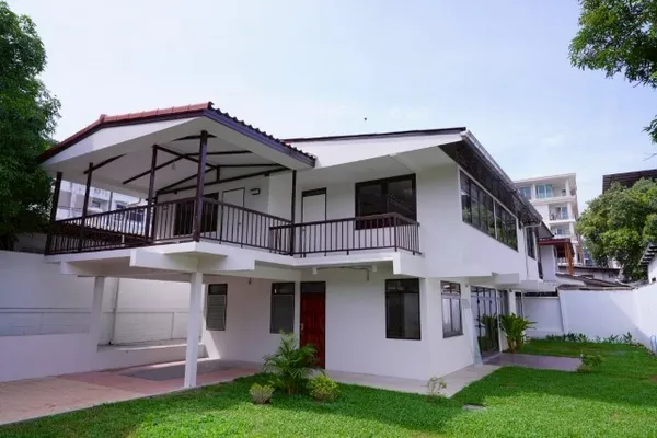 ให้เช่้บ้าเดี่ยวย่านสุทธิสารหรือลาดพร้าว48ที่ดิน50ตร.ว5นอน5น้ำแอร์5เครื่องสวนสนามหญ้าใหญ่เหมาะทำออฟฟิศจดทะเบียนบิษัทได้เ