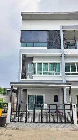 ให้เช่าทาวโฮมหลังมุม 3ชั้น เดอะริคโค้ ทาวน์ วัชรพล ใกล้ทางด่วนสุขาภิบาล 5 ,ห้าง Pleanary Mall , Big C , Fashion , ตลาดถน