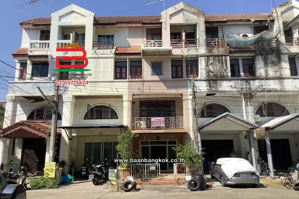 ทาวน์โฮม เนื้อที่ 18 ตร.ว. โครงการ เกษราคลาสสิคโฮม (ซอยเสรีไทย 81/2) ถนนกาญจนาภิเษก แขวงคันนายาว เขตบึงกุ่ม