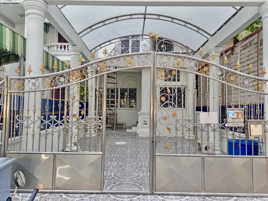 ให้เช่า Home Office 3.5 ชั้น รีโนเวทใหม่ Happy Lan