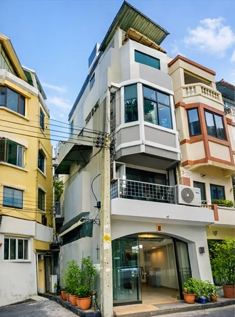 เพลินนารี่ มอลล์ ตลาดถนอมมิตร 2กม. อาคารให้เช่า 4.5 ชั้น ห้องริม 3 นอน MRT รามอินทรากม6. 200ม. นวลจันทร์ 500 ม.ทำเลติดถน