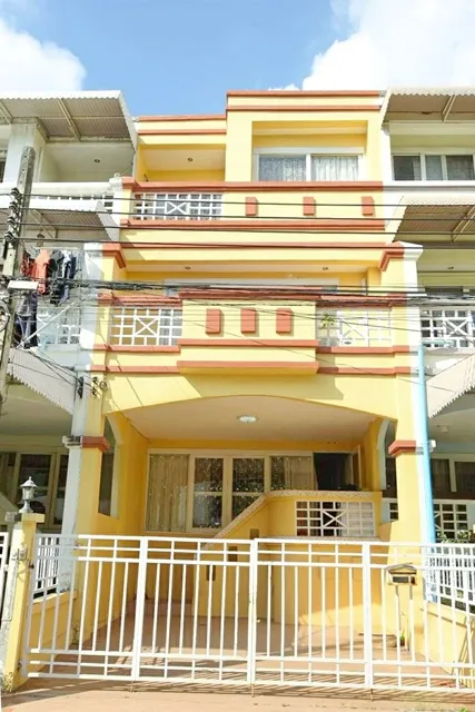 ARL หัวหมาก 900 ม.ทาวน์เฮ้าส์ 3 ชั้น ถูกที่สุดใน3โลก อ่อนนุช 35-41 ศรีนครินทร์20-26 ให้เช่า 3นอน 4 น้ำ พร้อมเฟอร์ฯ เครื่