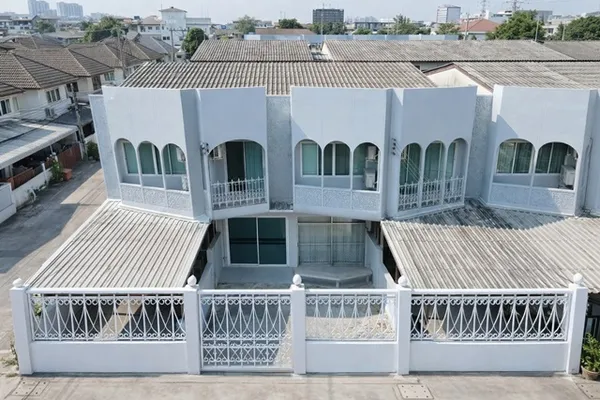 พัฒนาการ 21-25 ทองหล่อ ใหญ่มาก ทาวน์เฮาส์ 2 ชั้น 4นอน BTSเอกมัย 2.5กม. 2 น้ำ ทางด่วนพัฒนาการ 35ตร.ว. 180ตร.ม รร.นานาชาติ