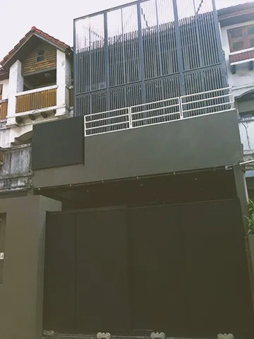 ให้เช่าโฮมออฟฟิศ 3 ชั้น 38 ตรว. 350 ตรม. ซอยพระรามเก้า ซอย 19 (ซอยวัดพระราม9) เหมาะทำออฟฟิศ และพักอาศัยได้