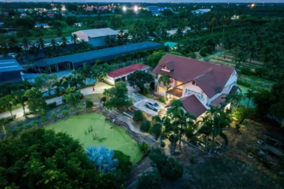 ✨️ขายที่ดินแปลงสวยติดถนนใหญ่  (เส้นบ้านแพ้ว-นครปฐม) หน้าติดถนน...หลังติดคลอง ✨️
บรรยากาศดี หายากมากในโซนนี้ 
