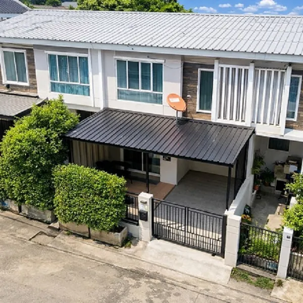 พุทธมณฑลสาย 5 Central ศาลายา 800ม.ให้เช่าทาวน์เฮ้าส์ 2 ชั้น 3 นอน 2น้ำ 22ตร.วา. 220ตร.ม.ติดถนนเมน ทำเลศักยภาพ