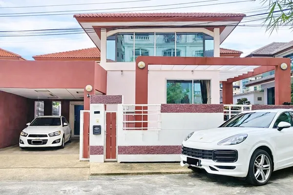 ให้เช่าบ้านเดี่ยว 2 ชั้น บ้านเปิดโล่งสไตล์โมเดิร์น 3น้ำ 5จอดรถ 5แอร์เฟอร์ครบ 67ตรว. 300ตรม. 3-4นอน อ่อนนุช 38-46 BTSบางจ