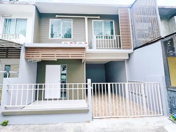 ทาวน์เฮ้าส์ 2ชั้น 3นอน 2น้ำบนถนนลาดปลาเค้า โลตัส บิ๊กซี ใกล้รถไฟฟ้า 2 สาย เดอะแจ๊ส วังหิน 1.8กม.