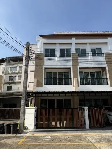 ให้เช่าทาวโฮม 3ชั้นหลังมุม หลังโฮมโปร โครงการตรงข้ามบิ๊กซีสุขสวัสดิ์ โครงการบ้านกลางเมืองพระราม3สุขสวัสดิ์