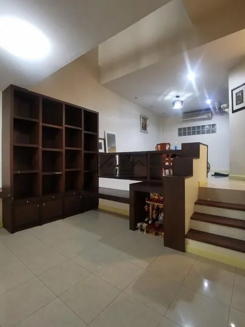 ให้เช่าทาวน์โฮม 3 ชั้น 22 ตร.ว. บ้านกลางเมือง รัชดา-เหม่งจ๋าย 1 ใกล้เลียบด่วน