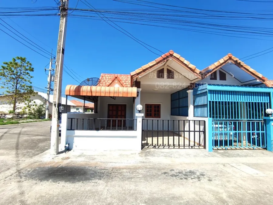 ใช้เช่า ทาวน์โฮม HS052 หลังมุม มีแอร์ เฟอร์เลือกได