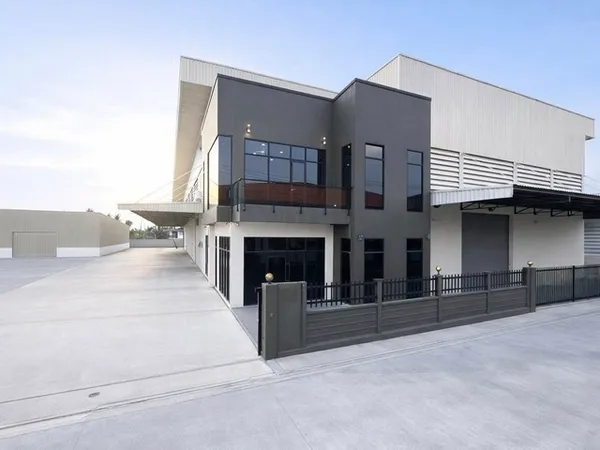 ให้เช่าโรงงาน โกดัง พร้อมออฟฟิศ 3,000 ตรม. เนื้อที่ 2 ไร่ มี 2 โกดัง ใกล้วัดแครราย กระทุ่มแบน สมุทรสาคร