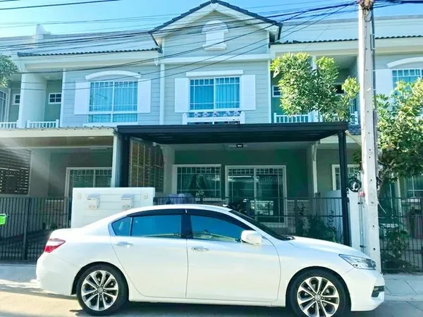 ตลาดบางบ่อ 900 ม. ทาวน์โฮม 2 ชั้น พร้อมเข้าอยู่ 2 นอน 3 น้ำ 22 ตร.ว.ทาวน์โฮมโครงการ Villaggio ทำเลบางนา บางบ่อ