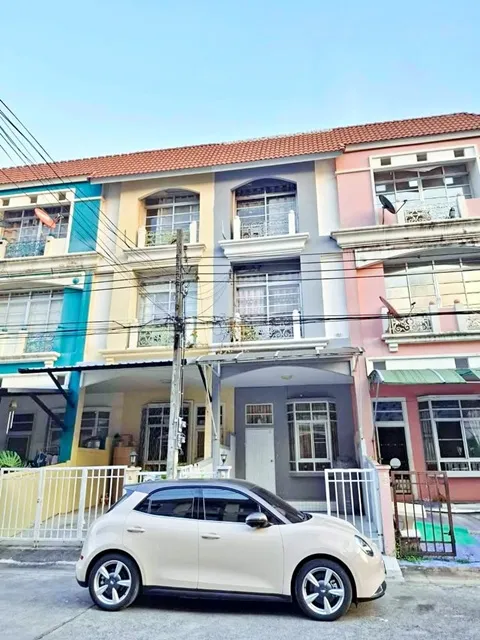 ทาวน์โฮมให้เช่า 3 นอน 3 น้ำ 3.5 ชั้น Lotus อ่อนนุช 300 ม. 21 ตร.วา.ซีคอนสแควร์ ศรีนครินทร์ 3 กม. ประเวศ ใกล้แหล่งช้อปปิ้