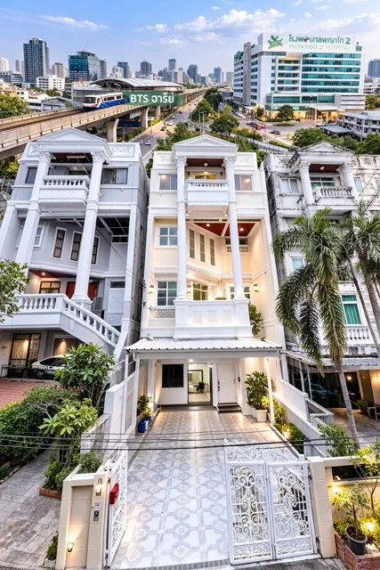 ให้เช่าทาวน์เฮาส์ 4 ชั้น 3นอน 4น้ำ 19 ตร.วา. 300 ตร.ม. ทำเลศักยภาพย่านอารีย์ พระราม 6 รพ.รามาธิบดี 900 ม. ใกล้ BTSอารีย์