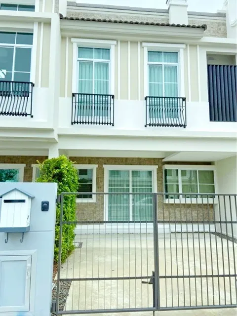 ม.รามคำแหง วิทยาเขตบางนา อินดี้2 บางนา-รามคำแหง2 ทาวน์โฮม 2 ชั้นให้เช่า 3 นอน 3 น้ำ ใกล้ เมกาบางนา 2 กม. .พร้อมเฟอร์ฯครบ