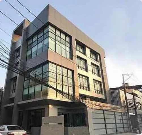 ขายอาคาร 4.5 ชั้น 907 ตร.ม. พร้อมโกดัง 2 ชั้น ซอยรามคำแหง 4 ใกล้ Airport Link