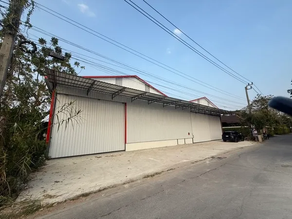 ให้เช่าโกดังสร้างใหม่ 650 ตรม. ถนนกรุงเทพกรีฑา รถเทรลเลอร์เข้าออกได้ **เหลือ 2 ยูนิตสุดท้าย เช่ารวมได้