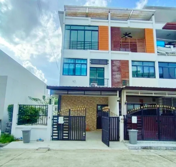 ตลาดสำเพ็ง2 กัลปพฤกษ์ สาทร เช่าทาวน์โฮม 3 ชั้นหลังมุม 3 นอน 3 น้ำ MRT หลักสอง 1 กม. ใกล้ เดอะมอลล์ บางแค 900 ม. 22 ตร.ว.