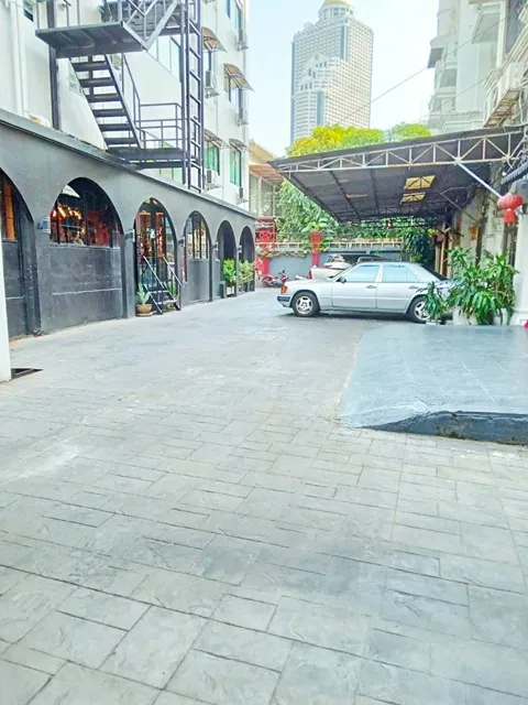 สะพานตากสิน 750 ม.ห้องเช่า 1นอน 1น้ำ ใกล้หัวลำโพง 1 กม. 54 ตร.ม.ทำเลใจกลางบางรัก และแหล่งธุรกิจที่สำคัญ