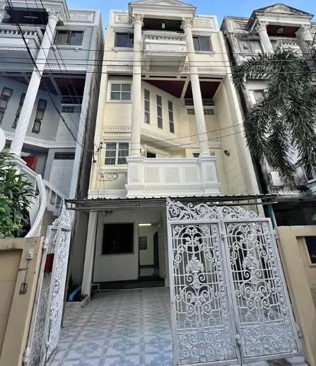 ให่เช่าทาวน์โฮม 4 ชั้น 300 ตร.ม. ย่านพญาไท สามเสนใน ใกล้ BTS อารีย์