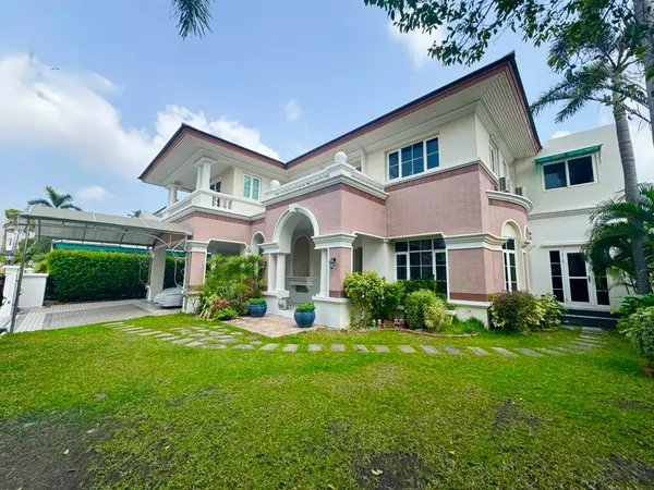 โครงการ ลดาวัลย์ สุขุมวิท 103 บ้านเดี่ยวแปลงมุม 143 ตารางวา 5 ห้องนอน 5 ห้องน้ำ ตกแต่งบิ้วท์อินทั้งหลัง บ้านทิศใต้ลมดี ใกล้รถไฟฟ้าสีเหลือง ศรีอุดม