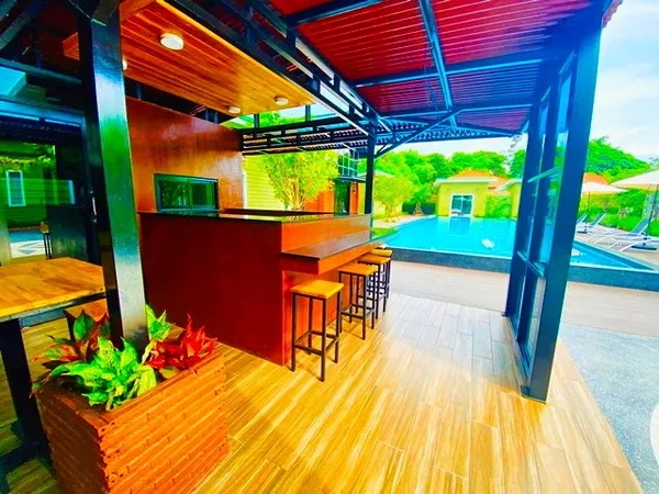 รีสอร์ทพร้อมดำเนินกิจการ อันเดอร์ วอเตอร์ เวิลด์ พัทยา 2 กม. ใกล้ หาดจอมเทียน 1.25กม.รีสอร์ท 36 ห้อง ทำเลหนองปรือ บางละม